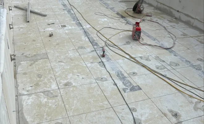 Découpe de piscine olympique suite à une malfaçon à Brignoles, Aix-en-Provence, SOSC BETON