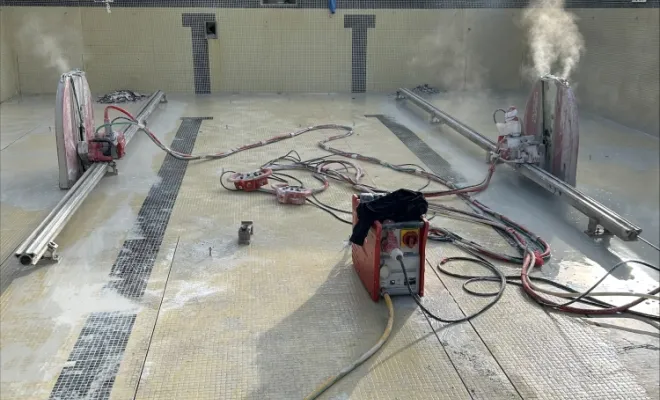 Découpe de piscine olympique suite à une malfaçon à Brignoles, Aix-en-Provence, SOSC BETON