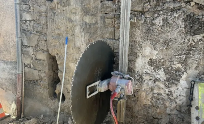 Création d’une porte dans un mur en pierre de 50cm d’épaisseur , Aix-en-Provence, SOSC BETON